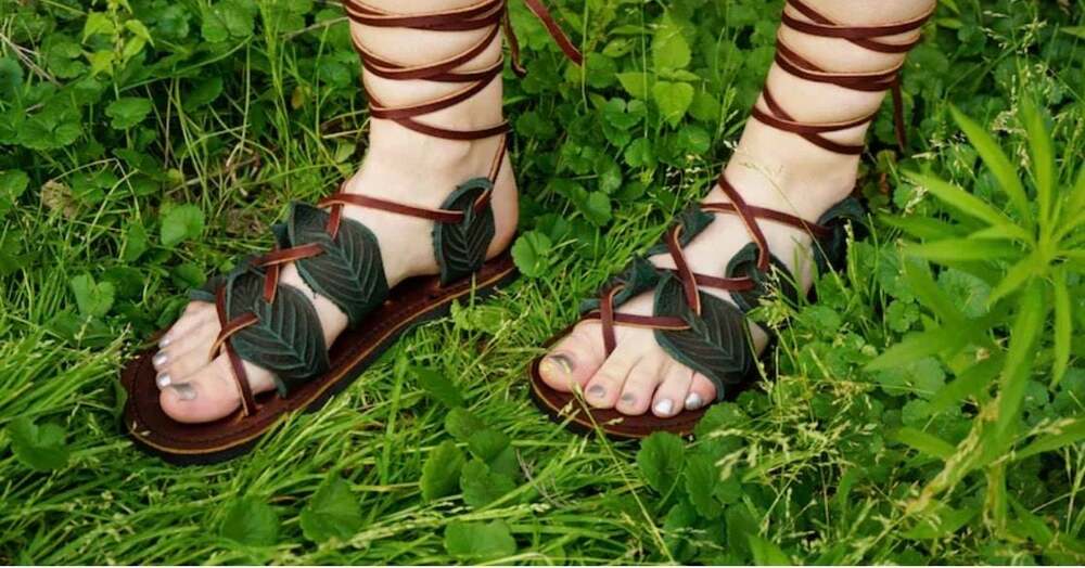 TreadLightGear Leather Leaf Gladiator Sandals Unisex Renaissance Fairy Festival